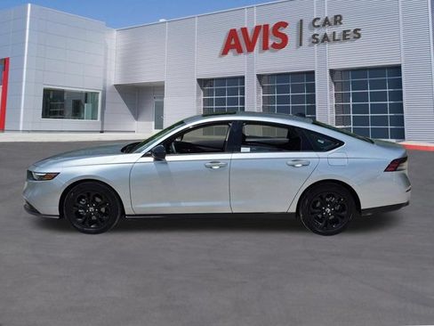 Used 2025 Honda Accord SE image 10
