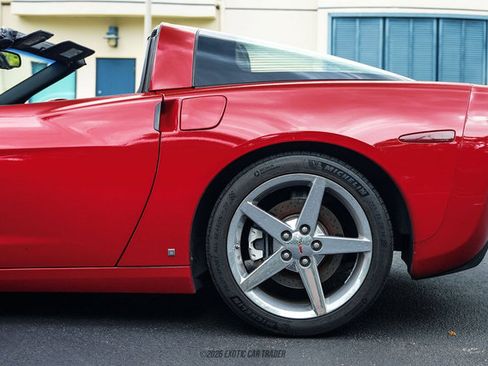 Used 2006 Chevrolet Corvette Coupe w/ Preferred Equipment Group RWD image 5