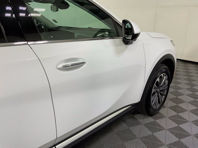 Used 2024 Buick Envision Preferred AWD/4WD image 8