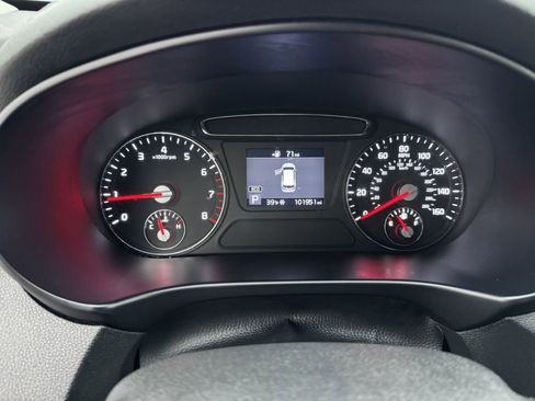 Used 2020 Kia Sorento LX image 17