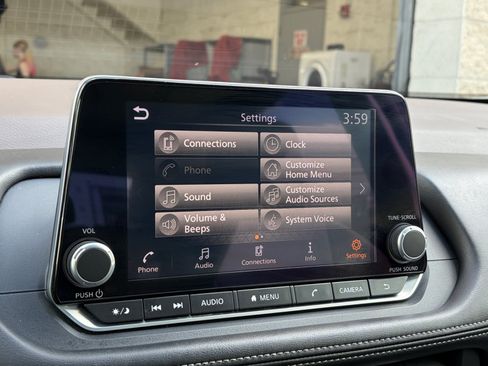 Used 2023 Nissan Rogue S FWD image 18