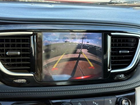 Used 2020 Chrysler Pacifica Limited FWD image 28