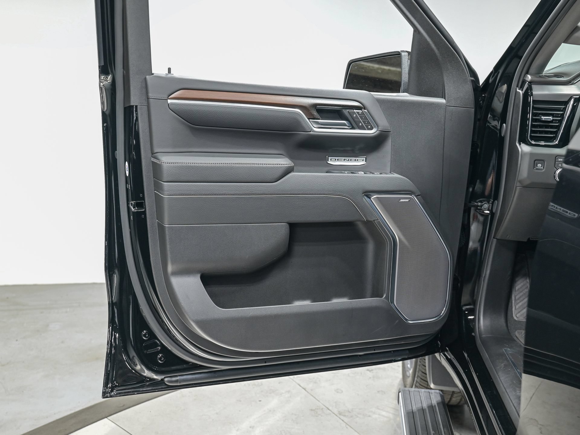 Used 2026 GMC Sierra 1500 Denali AWD/4WD image 12