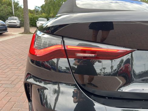 Certified 2022 BMW 430i Convertible w/ M Sport Package RWD image 40