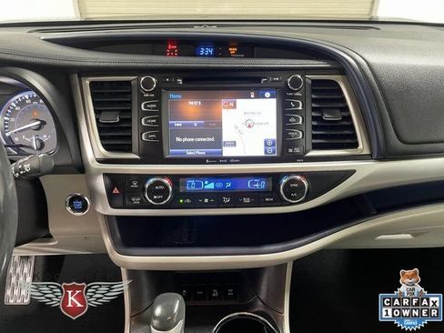 Used 2017 Toyota Highlander XLE AWD/4WD image 17