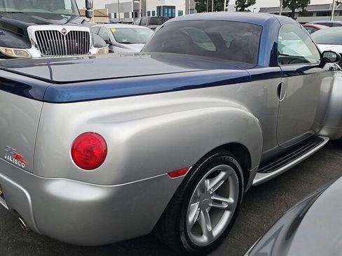 Used 2005 Chevrolet SSR w/ Preferred Equipment Group RWD image 2