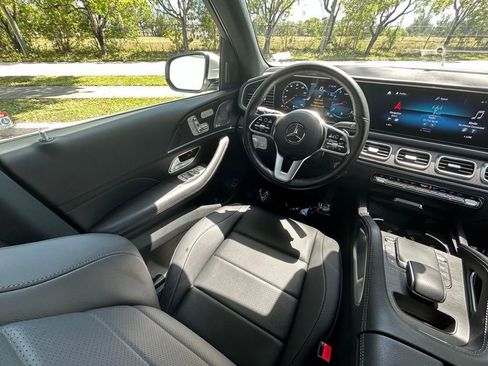 Used 2022 Mercedes-Benz GLE 350 4MATIC w/ Premium Package image 9
