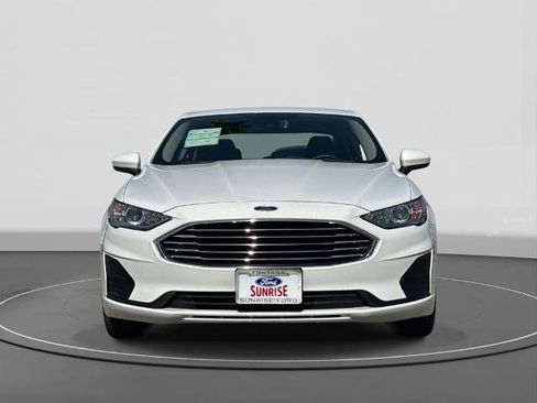 Certified 2019 Ford Fusion SE image 3