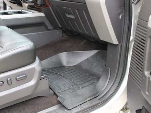 Used 2015 Ford F250 Lariat w/ Lariat Ultimate Package image 26