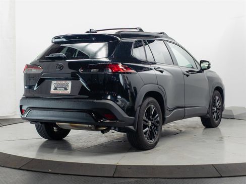 Used 2024 Toyota Corolla Cross AWD Hybrid w/ Moonroof Package image 12