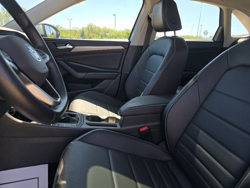 Used 2024 Volkswagen Jetta SE w/ Panoramic Sunroof Package image 20