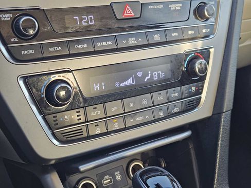 Used 2016 Hyundai Sonata Limited w/ Option Group 04 image 19