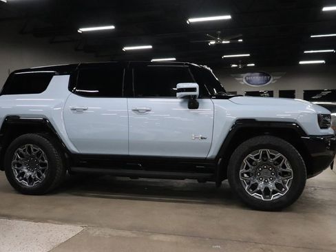 Used 2025 GMC Hummer EV 3X w/ LPO, Cargo Utility Package image 11