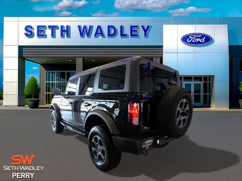 Used 2023 Ford Bronco Base image 4