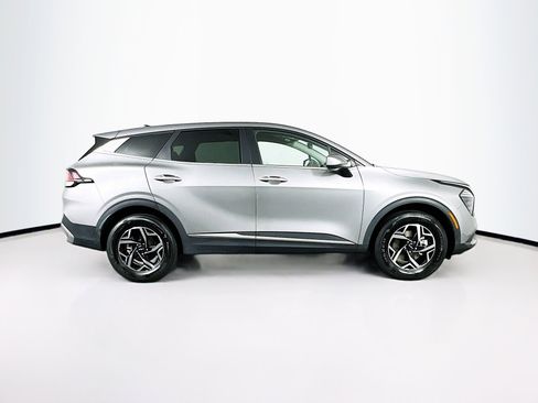 Used 2025 Kia Sportage LX image 10