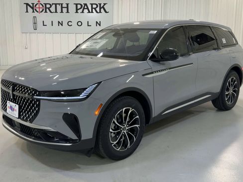 New 2026 Lincoln Nautilus Premier AWD/4WD image 5