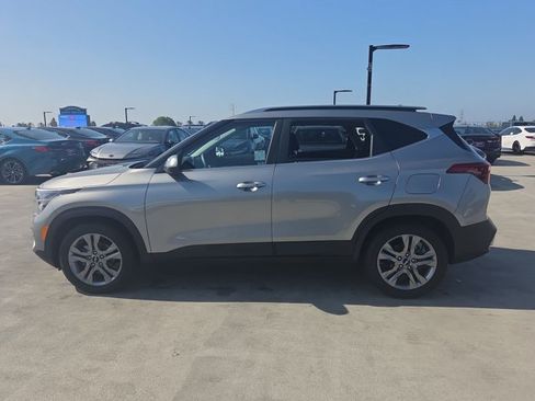 Used 2023 Kia Seltos S FWD image 9