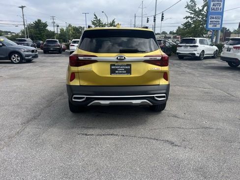 Used 2021 Kia Seltos SX w/ SX Sunroof Package image 5