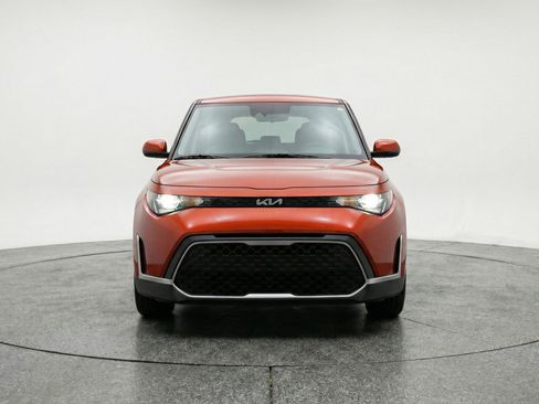 Used 2025 Kia Soul LX w/ LX Technology Package image 2
