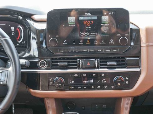 Used 2022 Nissan Pathfinder Platinum w/ Lighting Package (N92) FWD image 14