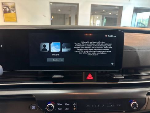 Used 2026 Kia Carnival FWD image 21