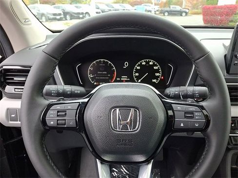 New 2025 Honda Pilot Touring image 18