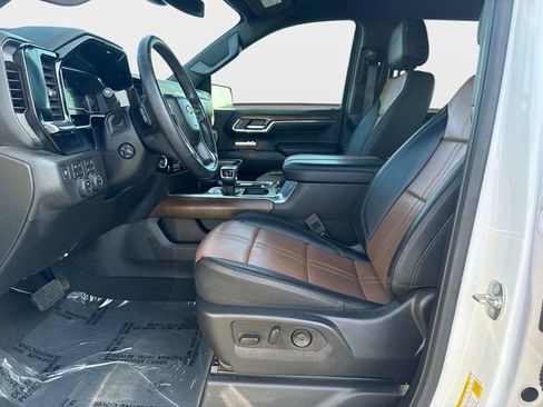 Used 2024 Chevrolet Silverado 1500 High Country AWD/4WD image 16