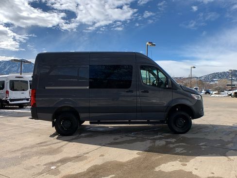 Used 2024 Mercedes-Benz Sprinter 2500 image 4