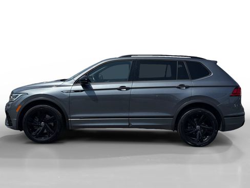Used 2023 Volkswagen Tiguan SE R-Line FWD image 2