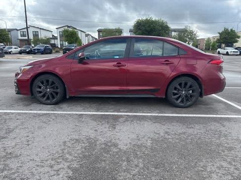Used 2024 Toyota Corolla SE FWD image 2