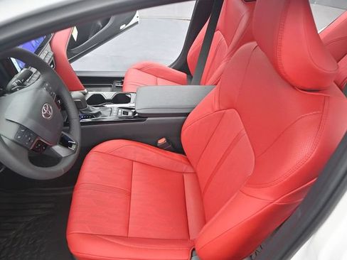 Used 2025 Toyota Camry XSE FWD image 11