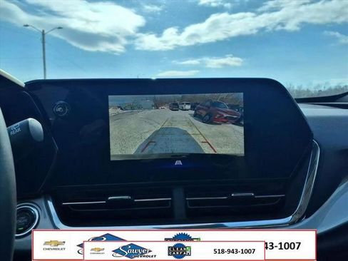 Used 2025 Chevrolet Trax LT w/ LT Convenience Package FWD image 22