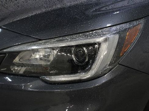 Used 2018 Subaru Outback 2.5i Premium image 32