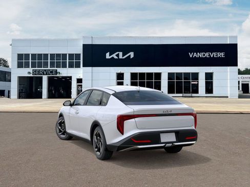 New 2025 Kia K4 EX image 4