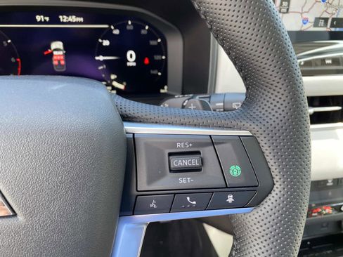 New 2025 Mitsubishi Outlander AWD image 15