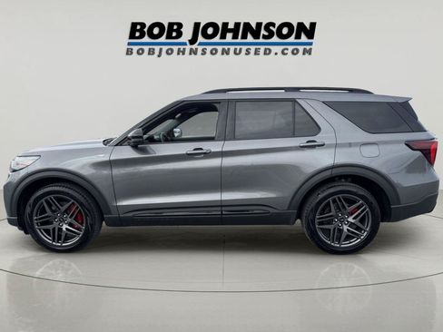 Used 2025 Ford Explorer ST-Line w/ ST-Line Street Pack AWD/4WD image 6