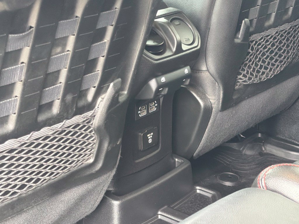 Used 2021 Jeep Wrangler Unlimited Rubicon w/ LED Lighting Group AWD/4WD image 18
