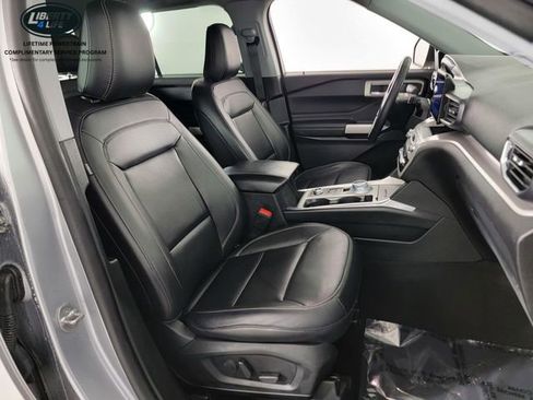 Used 2023 Ford Explorer XLT w/ Equipment Group 202A image 18
