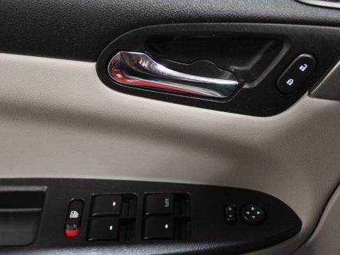 Used 2008 Chevrolet Impala SS w/ Convenience Package image 12