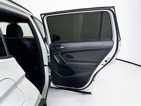 Used 2022 Volkswagen Tiguan SE R-Line FWD image 30