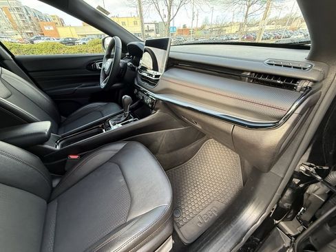 Used 2024 Jeep Compass Trailhawk image 41