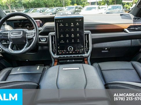 Used 2025 GMC Yukon XL Denali image 28