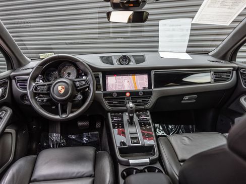 Certified 2023 Porsche Macan S AWD/4WD image 11