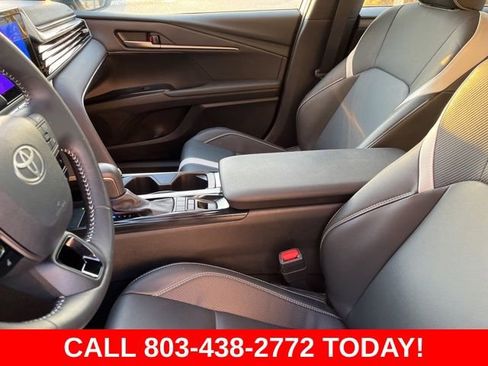 Used 2025 Toyota Camry SE image 9