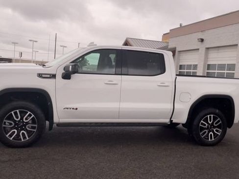 Used 2022 GMC Sierra 1500 AT4 w/ AT4 Premium Package AWD/4WD image 6