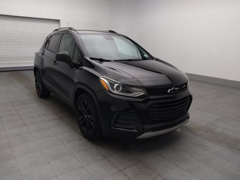 Used 2021 Chevrolet Trax LT w/ Redline Edition FWD image 13
