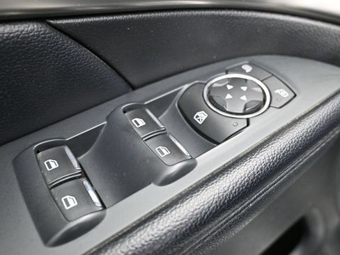 Used 2018 Ford Explorer XLT AWD/4WD image 11