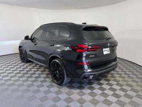 Used 2024 BMW X5 sDrive40i w/ M Sport Package RWD image 3