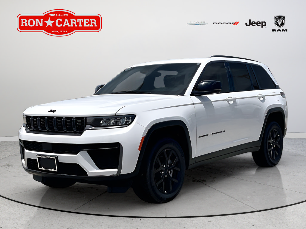 New 2026 Jeep Grand Cherokee Altitude RWD image 3