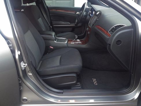 Used 2012 Chrysler 300 image 15